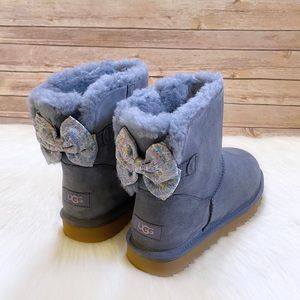 light blue bow uggs